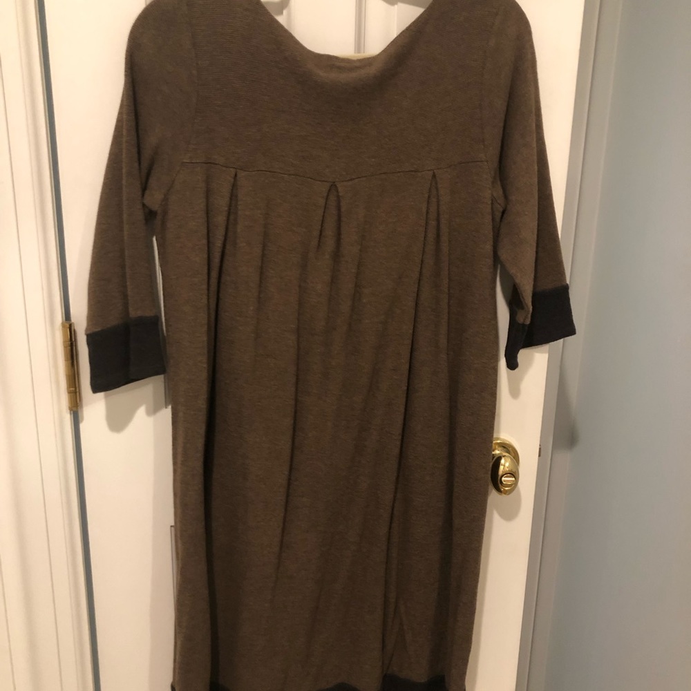 North Style dress.
